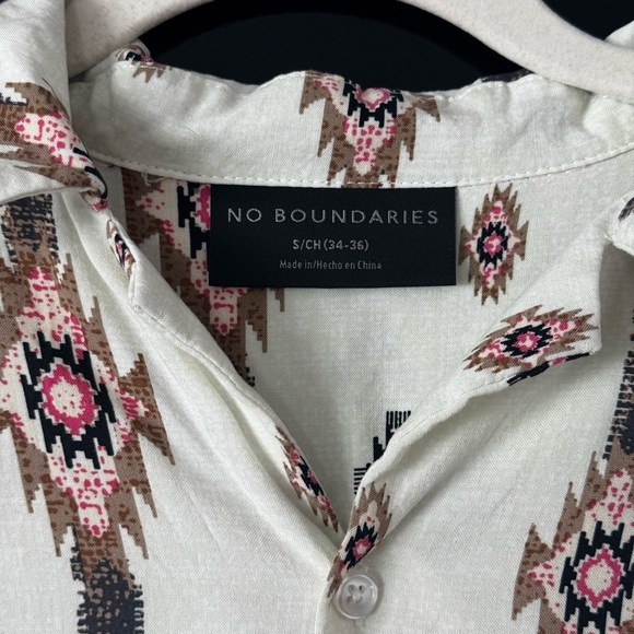 No Boundaries Southwestern Aztec Print Button Up Short Sleeve Shirt Size S - Picture 4 of 5